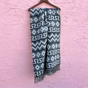 Tumi Throw Blanket Wool Alpaca Peruvian Gray Fringe Travel 64” X 53”